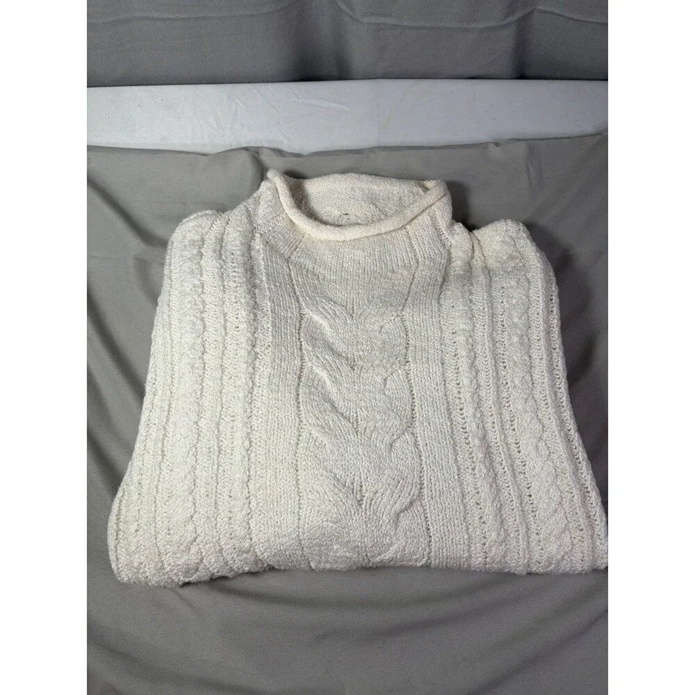 J Crew Pullover Women’s White Long Sleeve Sweater, Medium Very Nice